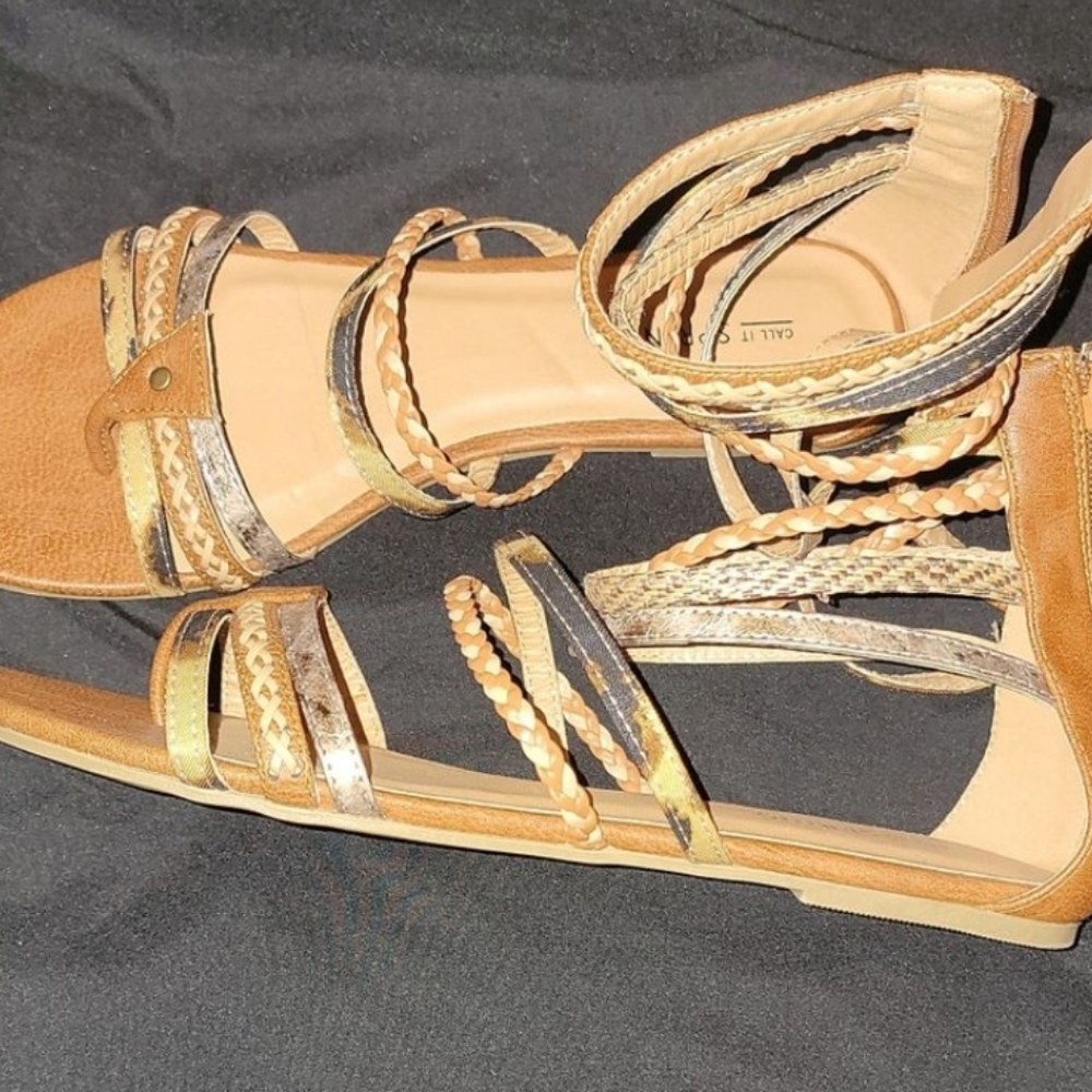 Call it Spring sandals - Picture 2 of 5